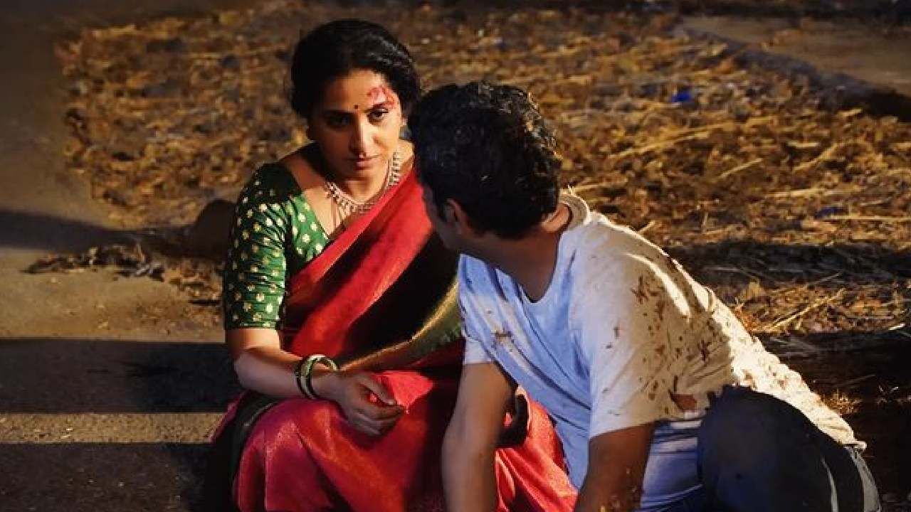 'गेले अनेक दिवस दुखवट्याचे सीन्स करतेय. 12-13 तास सलग असे काही दिवस रडतेय. अभिनय अभिनय म्हटलं तरी तुमच्यातला एक भाग तुम्ही ओतता, काही पणाला लावता तेव्हाच तो खरा वाटतो. हे काही दिवस प्रचंड थकवणारं होतं. इतकं की त्याचा काही प्रमाणात तब्येतीवरही परिणाम झालाच,' असं तिने सांगितलं.