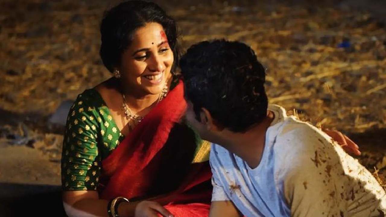 मधुराणीच्या या खास पोस्टवर ओमकारनेही कमेंट केली आहे. 'मधुराणी मला पण तुझी आठवण कायम येईल. आपण खूप चांगलं काम केलं. एकत्र पुन्हा आपण एकत्र काम करूच. तोपर्यंत पुन्हा लवकरात लवकर भेटण्याची आशा आहेच. प्रेम आणि सदिच्छा,' असं त्याने लिहिलंय.