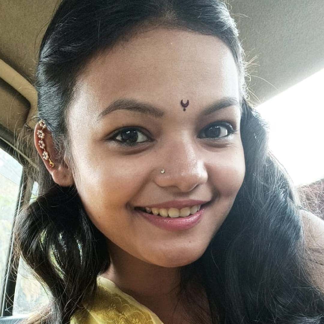 'सारं काही तिच्यासाठी' मालिकेतील निशी म्हणजेच दक्षता जोईल सांगते, 