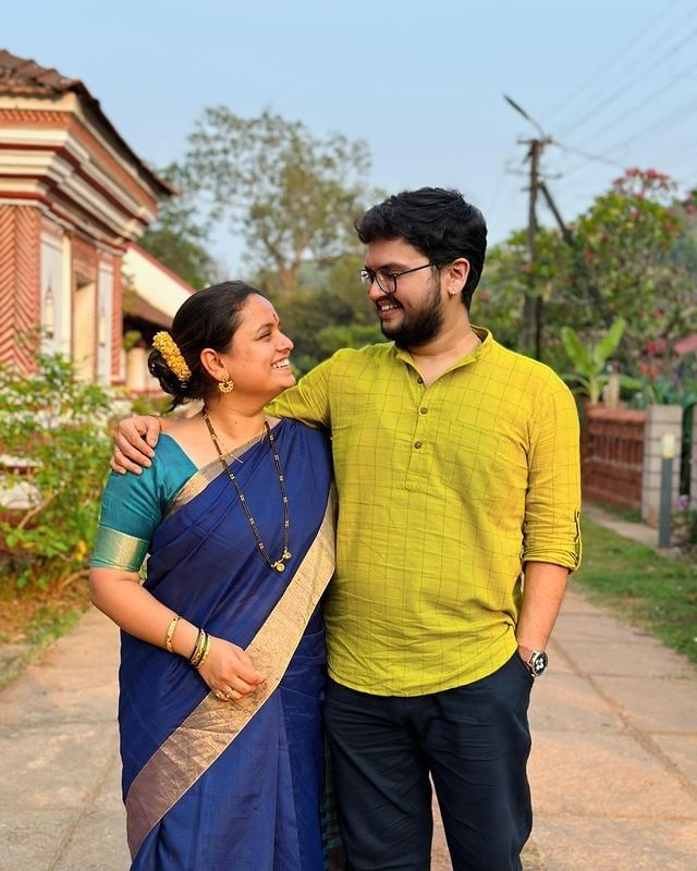 मुग्धा - प्रथमेश यांचे फोटो सोशल मीडियावर तुफान व्हायरल होत आहेत. चाहते देखील दोघांच्या फोटोंवर लाईक्स आणि कमेंटचा वर्षाव करत आहेत.