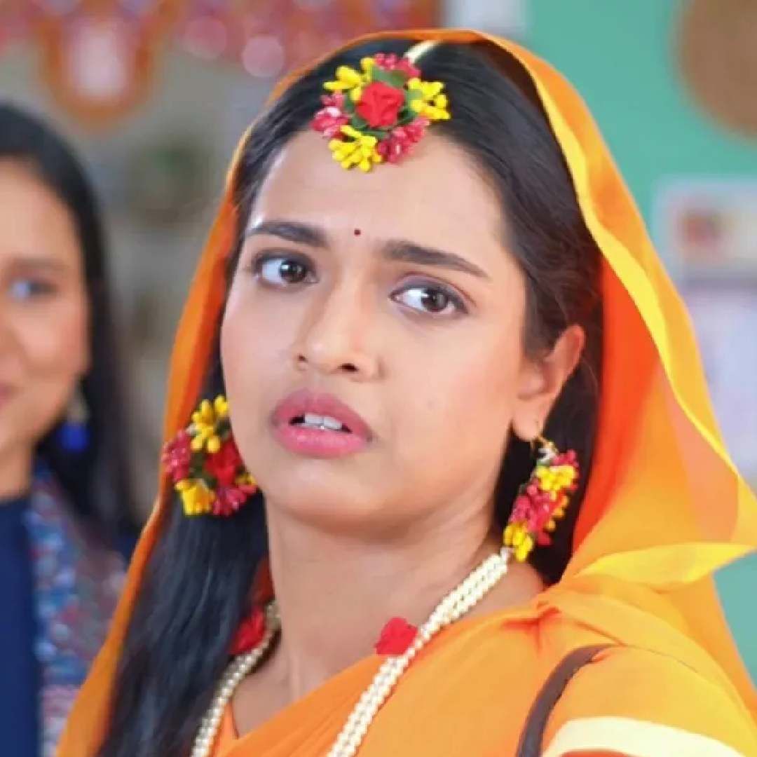 दुसरीकडे एजेच्या आईला मात्र लीला पसंत पडली आहे. ती एजेला सांगते की लीलामध्ये तिला अंतरा दिसते. तर दुसरीकडे लीलाला धडा शिकवायचा म्हणून लक्ष्मी तिचा फोटो पेपरमध्ये छापते आणि तिची बदनामी करण्याचा प्रयत्न करते.  