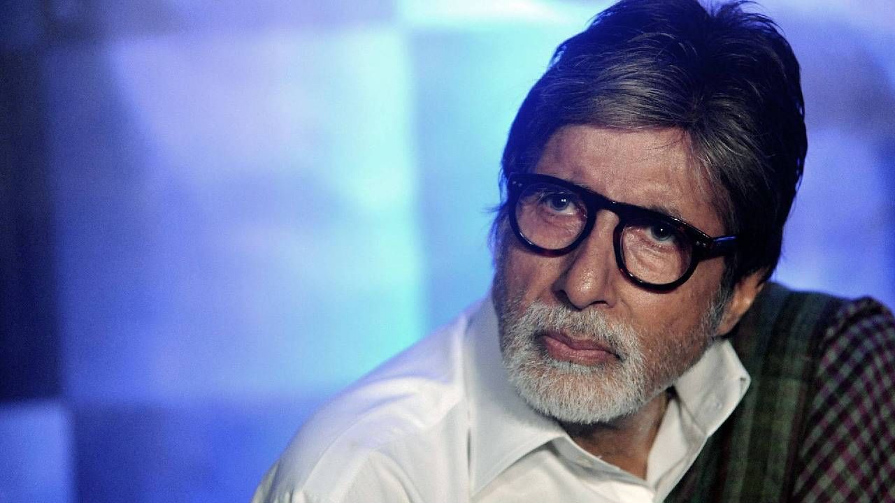 अमिताभ बच्चन यांचे दुबईमध्ये कोट्यवधी किंमतीचे घर आहे. अमिताभ बच्चन यांचे पॅरिसमध्येही घर आहे. अनेक देशांमध्ये यांची प्राॅपर्टी आहे. 