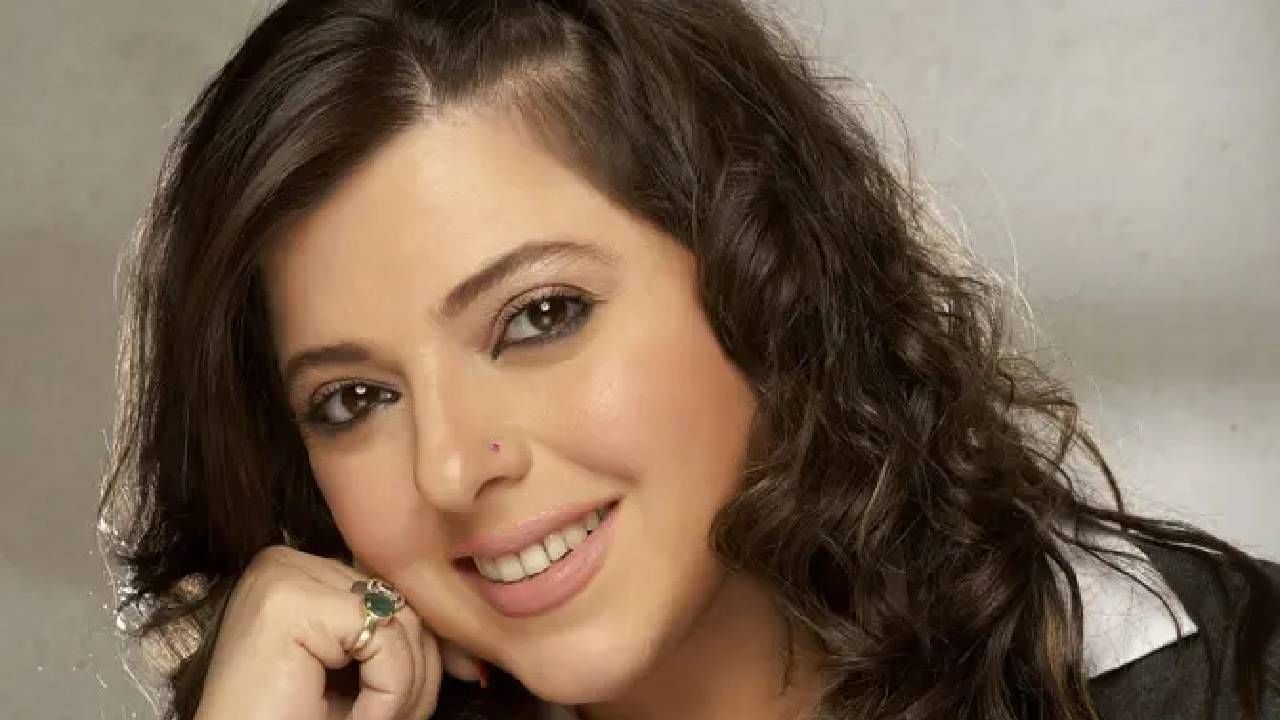 नुकताच अभिनेत्रीने तिच्या पर्सनल लाईफबद्दल मोठे खुलासे केले. मनातील दु:ख अखेर सांगून टाकले आहे. डेलनाज ईरानी म्हणाली, माझ्या आयुष्यात मोठे वादळ आले आणि माझे 14 वर्षांचे लग्न तुटले.