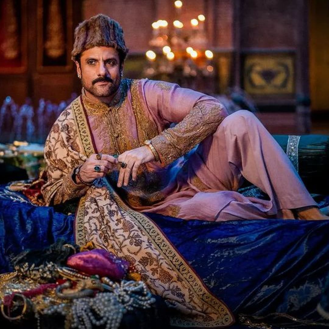 फरदीन खानने बऱ्याच वर्षांनंतर पुनरागमन केलं आहे. भन्साळींच्या या सीरिजमध्ये तो महत्त्वपूर्ण भूमिकेत झळकणार आहे. त्यासाठी त्याने 75 लाख रुपये फी घेतली आहे.
