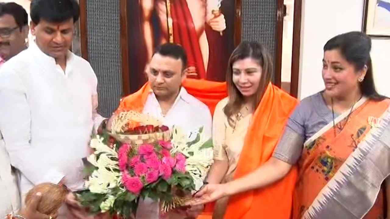 अभिजीत अडसूळ या भेटीनंतर म्हणाले की, 