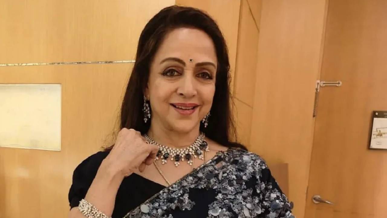 हेच नाही तर या प्रकारानंतर मोठी खळबळ बघायला मिळाली. धर्मेंद्र यांच्या दुसऱ्या लग्नानंतर सनी देओल याने रागाच्या भरात सावत्र आईवर चाकूने हल्ला केल्याचे सांगितले जाते.