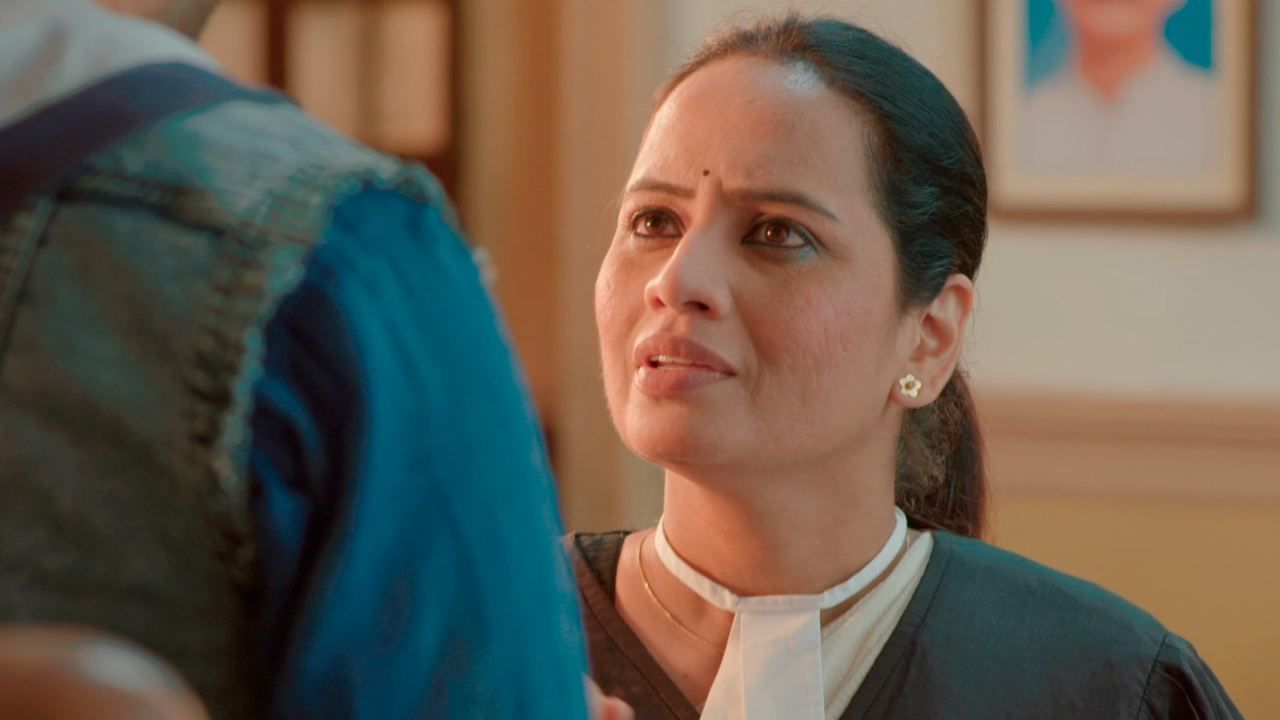 या केसमधून सार्थक निर्दोष सुटणार का? सार्थक-आनंदीच्या आयुष्यात कोणती नवी आव्हानं येणार? हे मालिकेच्या पुढील भागांमधून पाहायला मिळेल. ‘मन धागा धागा जोडते नवा’ ही मालिका संध्याकाळी 6.30 वाजता स्टार प्रवाह वाहिनीवर प्रेक्षकांच्या भेटीला येते.