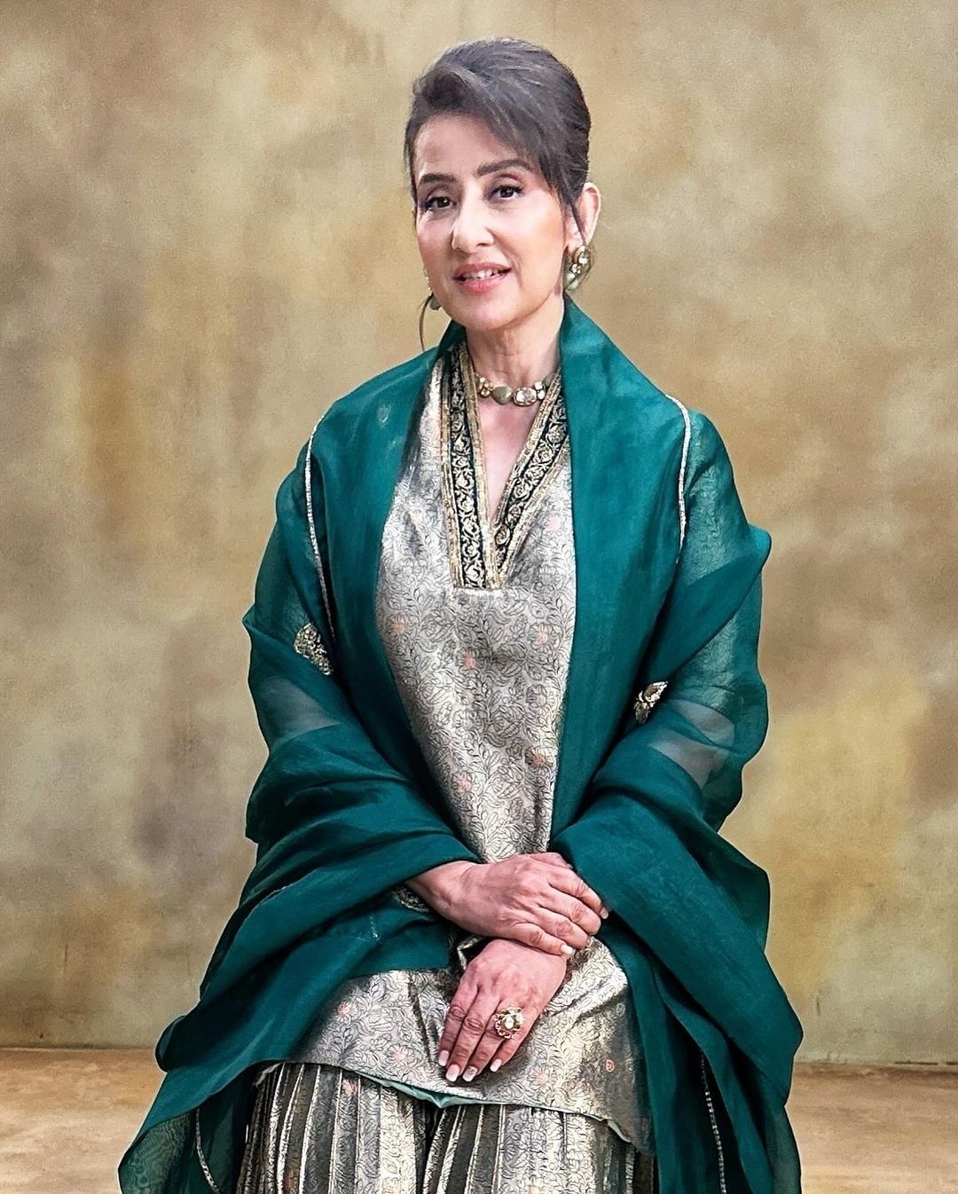 मनिषा कोईराला बॉलिवूडपासून दूर असली तरी, सोशल मीडियावर मात्रल कायम सक्रिय असते.