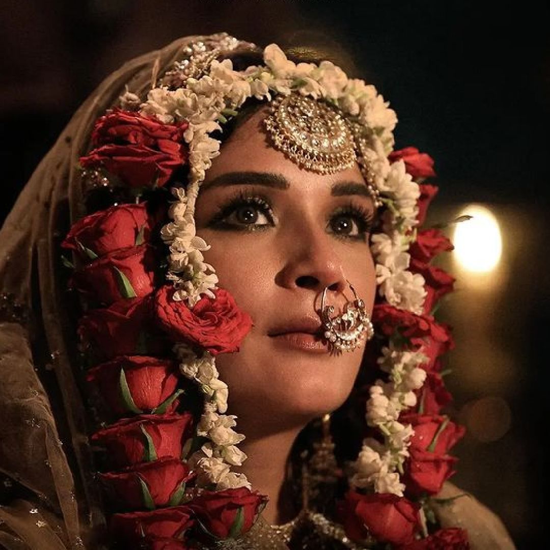 रिचा चड्ढाने या सीरिजमधील भूमिकेसाठी 1 कोटी रुपये मानधन घेतलं आहे. ‘हिरामंडी’ हा पाकिस्तानमधील लाहोर स्थित रेडलाइट एरिया आहे. एकेकाळी तो ‘शाही मोहल्ला’ म्हणून ओळखला जायचा.