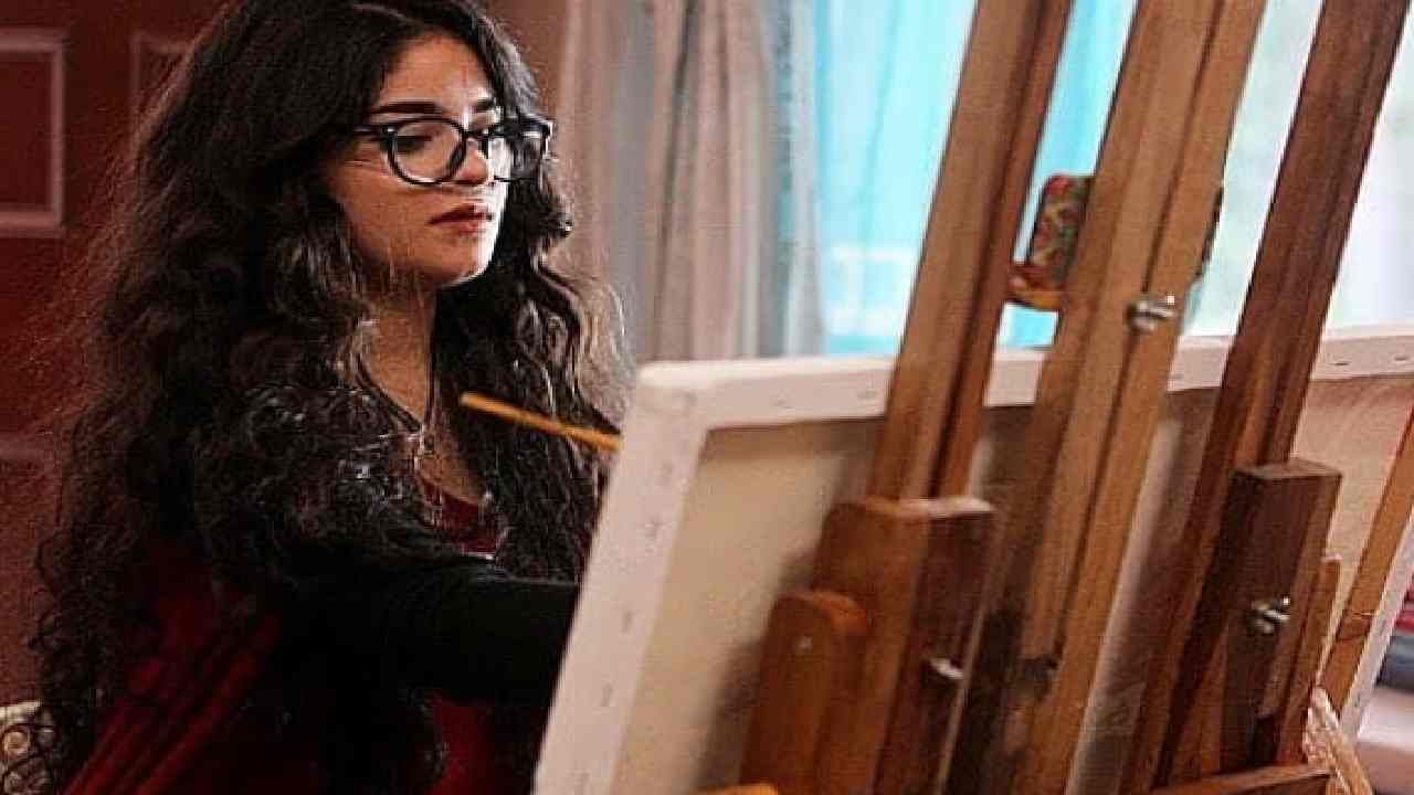 सौंदर्य आणि अभिनयामुळे लोकांच लक्ष तिच्याकडे वेधलं गेलं. डेब्यु फिल्मनेच धमाल केली होती.