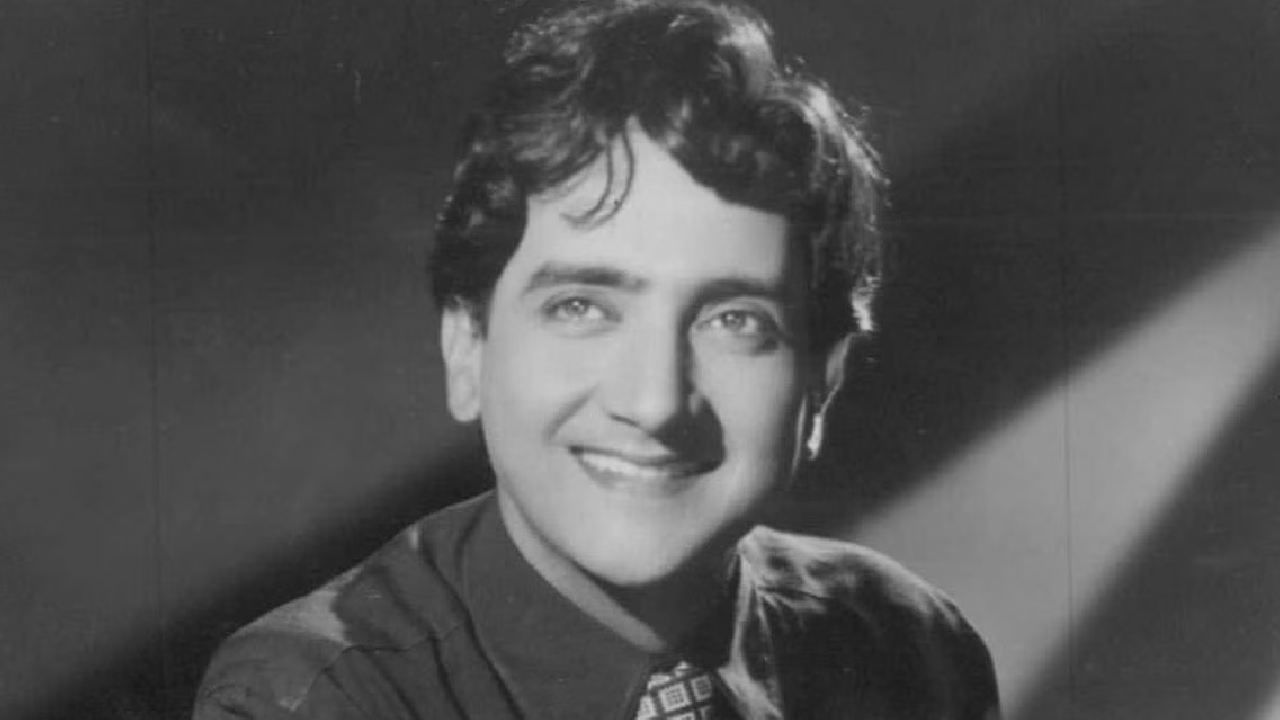 1950 च्या सुरुवातीला अभिनेते भारत भूषण यांनी ही मालमत्ता विकत घेतली होती. पण या दशकाच्या अखेरीस त्यांचे चित्रपट फ्लॉप होऊ लागले आणि ते कर्जबाजारी झाले होते. त्यामुळे त्यांना त्यांचा बंगला विकावा लागला होता. त्याचवेळी तो बंगला शापित किंवा पछाडलेला आहे अशा चर्चा होऊ लागल्या होत्या.  