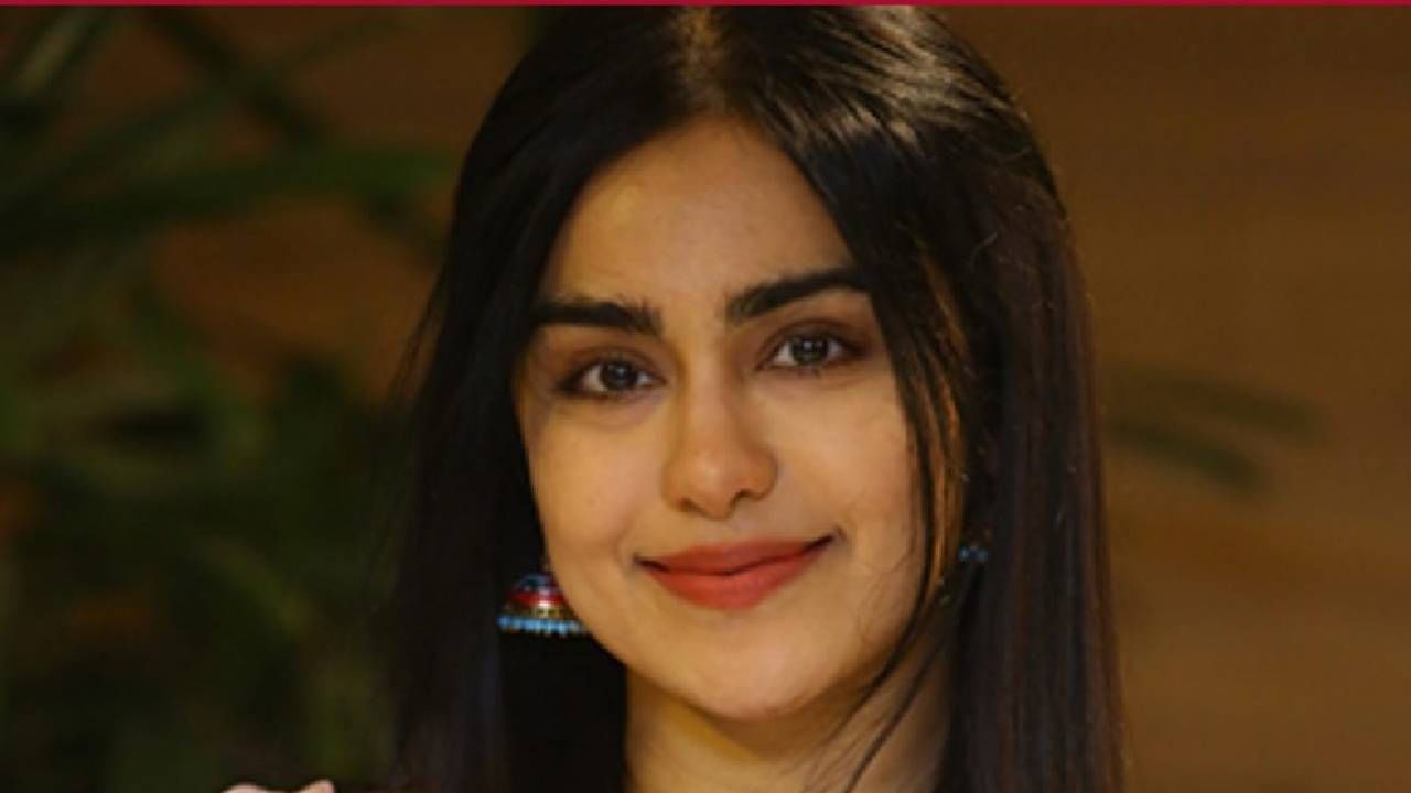 अदा शर्मा ही 10 ते 12 कोटी संपत्तीची मालकीन आहे. विशेष म्हणजे तिचा स्वत:चा फ्लॅट देखील मुंबईत आहे. त्याची देखील मोठी किंमत आहे.