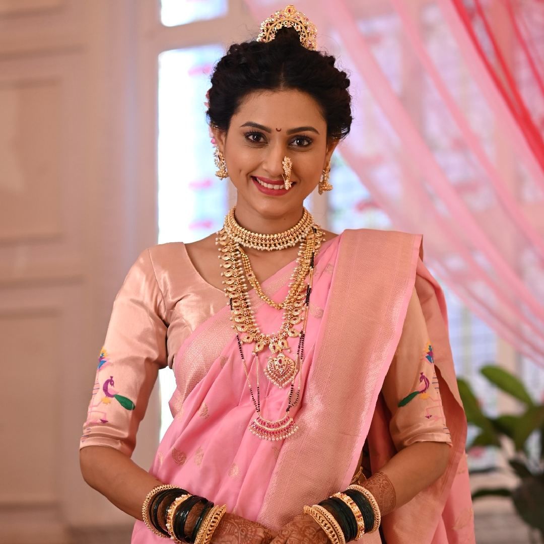 विवाहसोहळ्यातल्या या लूकविषयी सांगताना जानकी म्हणजेच अभिनेत्री रेश्मा शिंदे म्हणाली,