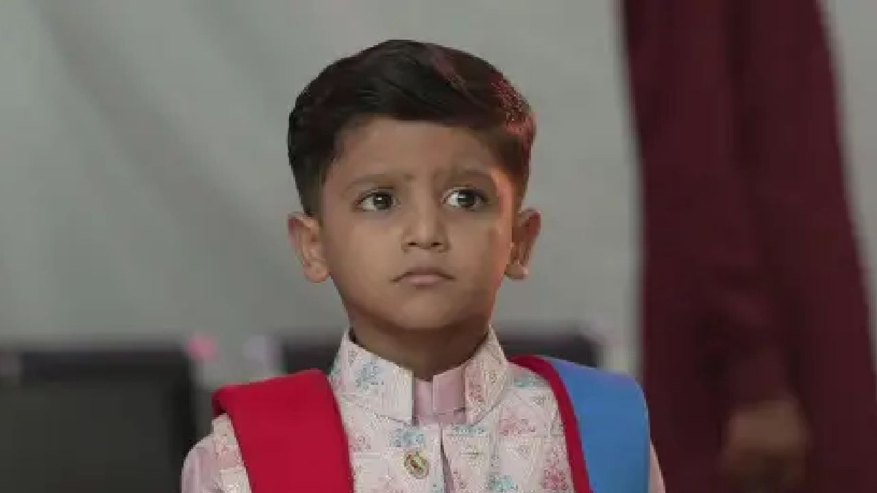 अप्पीने बाबाचं वर्णन जसं केलं त्यावरून अमोल एक चित्र काढतो. तो यात बापू, दिप्या, गायतोंडे, अप्पी या सर्वांची मदत घेतो आणि ते चित्र पूर्ण करायला लागतो. अप्पीला विनायकची परिस्थिती समजते आणि ती त्यांना जाऊन भेटते.