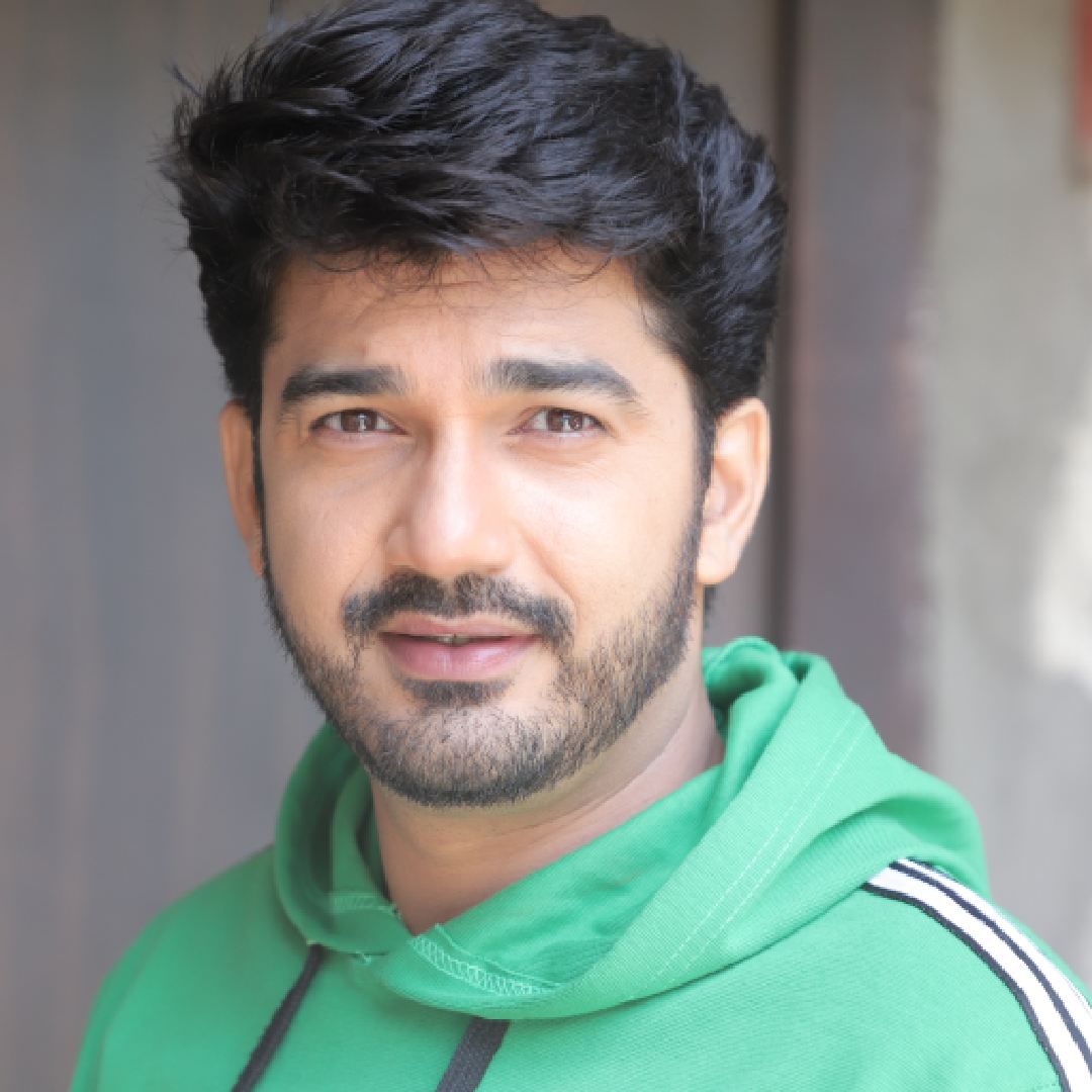 नवनव्या केसचा छडा लावत असतानाच आता अबोलीच्या वैयक्तिक आणि व्यावसायिक आयुष्यात नव्या पात्राची एण्ट्री होणार आहे. या नव्या पात्राचं नाव आहे श्रेयस सुमन मराठे.  