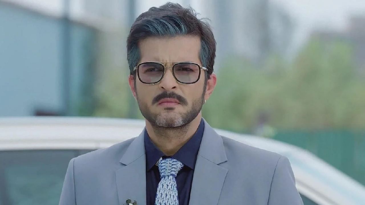 जे एकमेकांच्या नजरेलाही नजर देत नाहीत त्यांच्यासाठी एका खोलीत राहणं म्हणजे तारेवरची कसरत असणार. एजेला एसीशिवाय जमत नाही आणि लीला बिचारी एसीमध्ये गारठून जाते. लीलाला अंधाराची भीती असते तर एजेला उजेडात झोपायची सवय नाही.