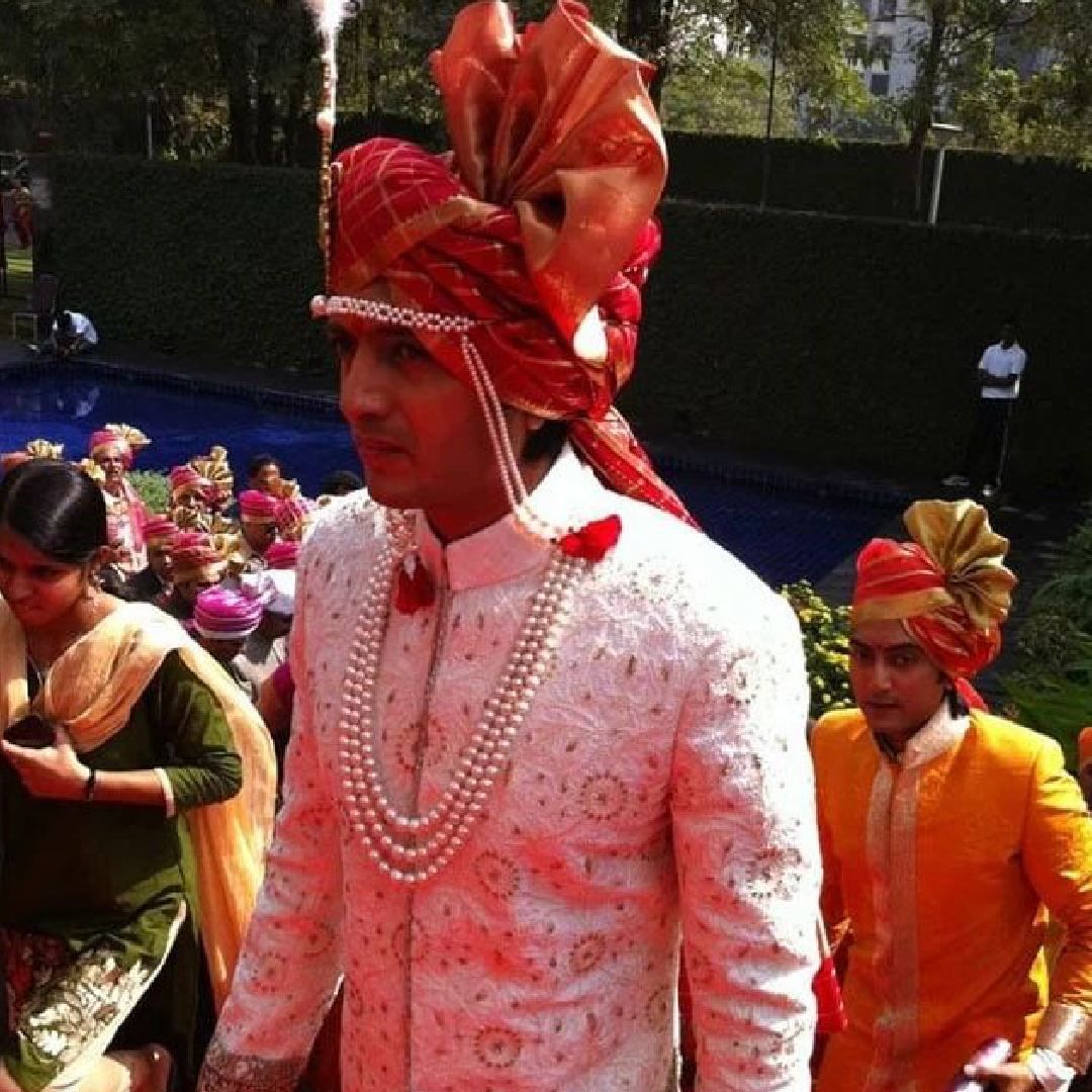 कुटुंबाकडे अधिक लक्ष देता यावं यासाठी ग्लॅमर विश्वातून ब्रेक घेतल्याचं तिने याआधीच्या एका मुलाखतीतही स्पष्ट केलं होतं. रितेशने तिला लग्नानंतर इंडस्ट्रीत काम करण्यापासून रोखल्याच्या चर्चांना उधाण आलं होतं. मात्र या चर्चा खोट्या असल्याचं तिने स्पष्ट केलं होतं.