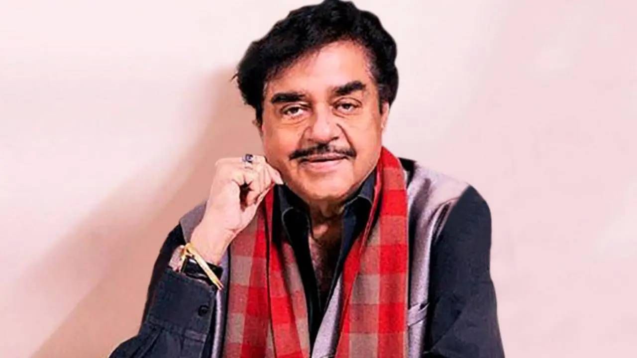त्यानंतर डॉक्टरांनी त्यांना आराम करण्यास सांगितले, असे लवचे म्हणणे आहे. पाच दिवसांपासून शत्रुघ्न सिन्हा हे रूग्णालयातच आहेत.