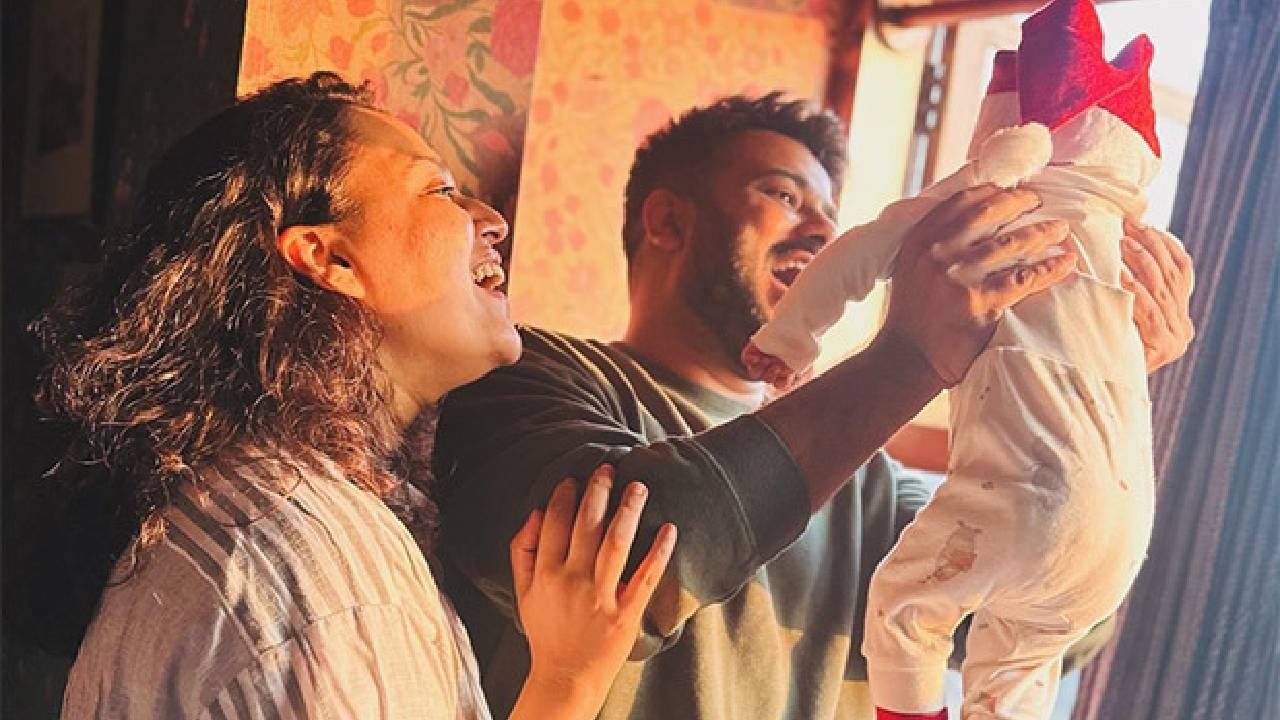 स्वरा भास्कर ही गेल्या काही दिवसांपासून अभिनयापासून दूर आहे. स्वरा भास्कर हिने 2023 मध्ये फहाद अहमद याच्यासोबत लग्न केले.