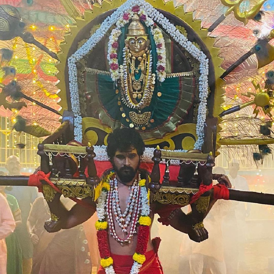 जो क्षण आणि जो सीन प्रेक्षकांच्या हृदयात आणि मराठी टेलिव्हिजच्या इतिहासात नेहमीसाठी कोरला गेला तो म्हणजे सूर्यादादाचा यात्रेमधला सीन. नितीश चव्हाणसाठी एक अभिनेता म्हणून तो सीन साकारण्याचा अनुभव कसा होता हे व्यक्त करताना त्याने सांगितलं,