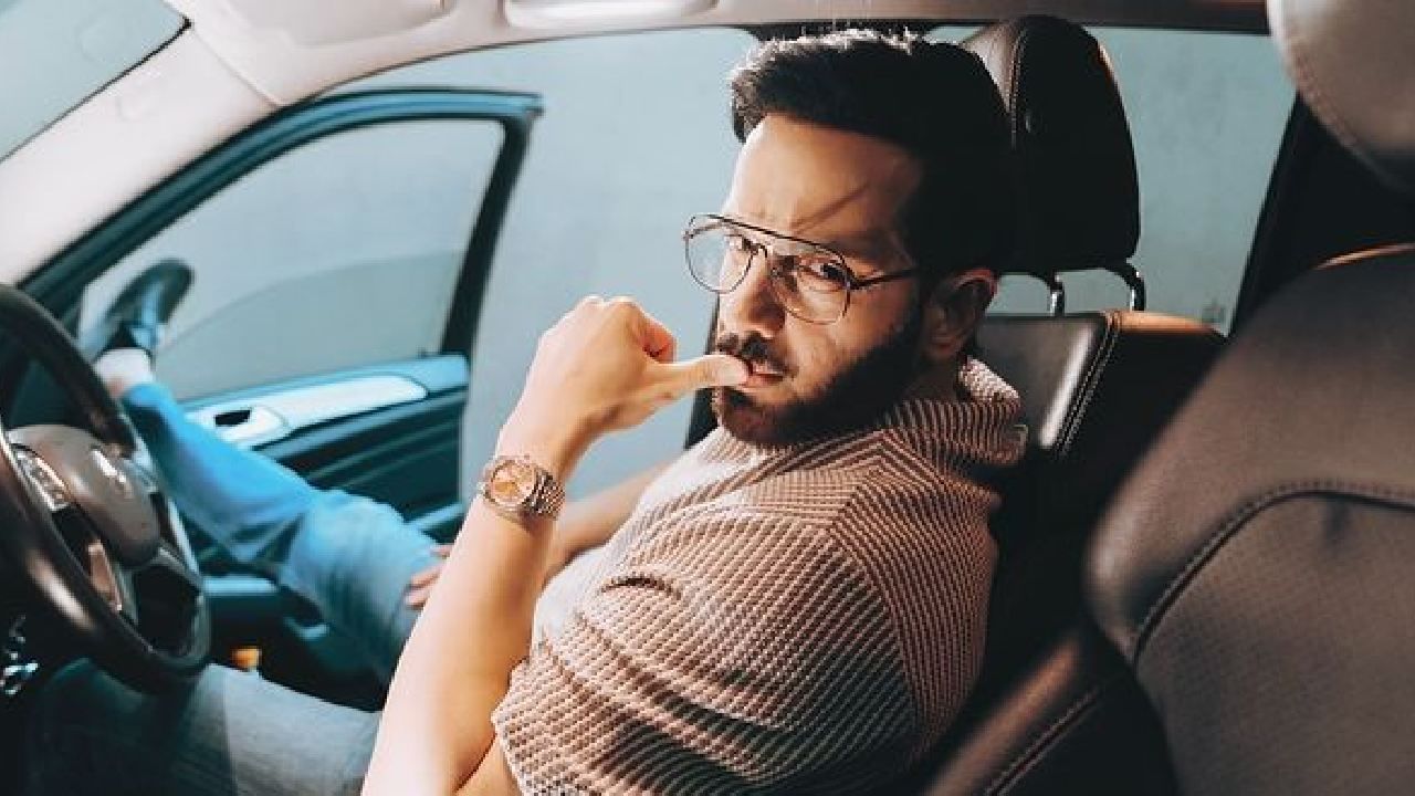 लव सिन्हाने सोनाक्षीच्या सासऱ्यांविरोधात एक पोस्ट लिहिली होती. ही पोस्ट व्हायरल झाल्यानंतर त्याने ती डिलिट केली. माझ्यासाठी हे प्रकरण संपलंय असंही त्याने म्हटलंय. तेव्हापासून लव सिन्हाबद्दल चर्चेला सुरुवात झाली आहे.