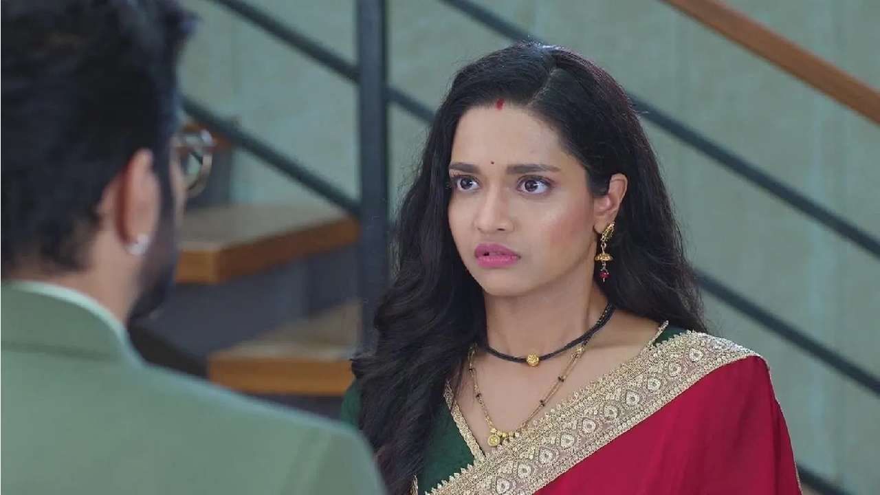 एजेकडे एक अनमोल लॉकेट आहे, ज्यात त्याचा आणि अंतराचा फोटो आहे. एजे ते फक्त अंतराच्या वाढदिवसाला बाहेर काढतो. श्वेता अंतराच्या फोटोच्या  जागी त्या लॉकेटमध्ये लीलाचा फोटो लावते.   
