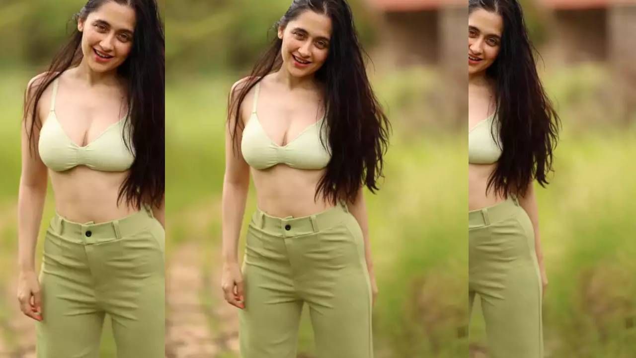 संजीदा शेखने 2012 मध्ये अभिनेता आमिर अली याच्यासोबत लग्न केले. लग्नाच्या आठ वर्षांनंतर यांनी विभक्त होण्याच्या निर्णय घेतला. यांची एक मुलगी देखील आहे.