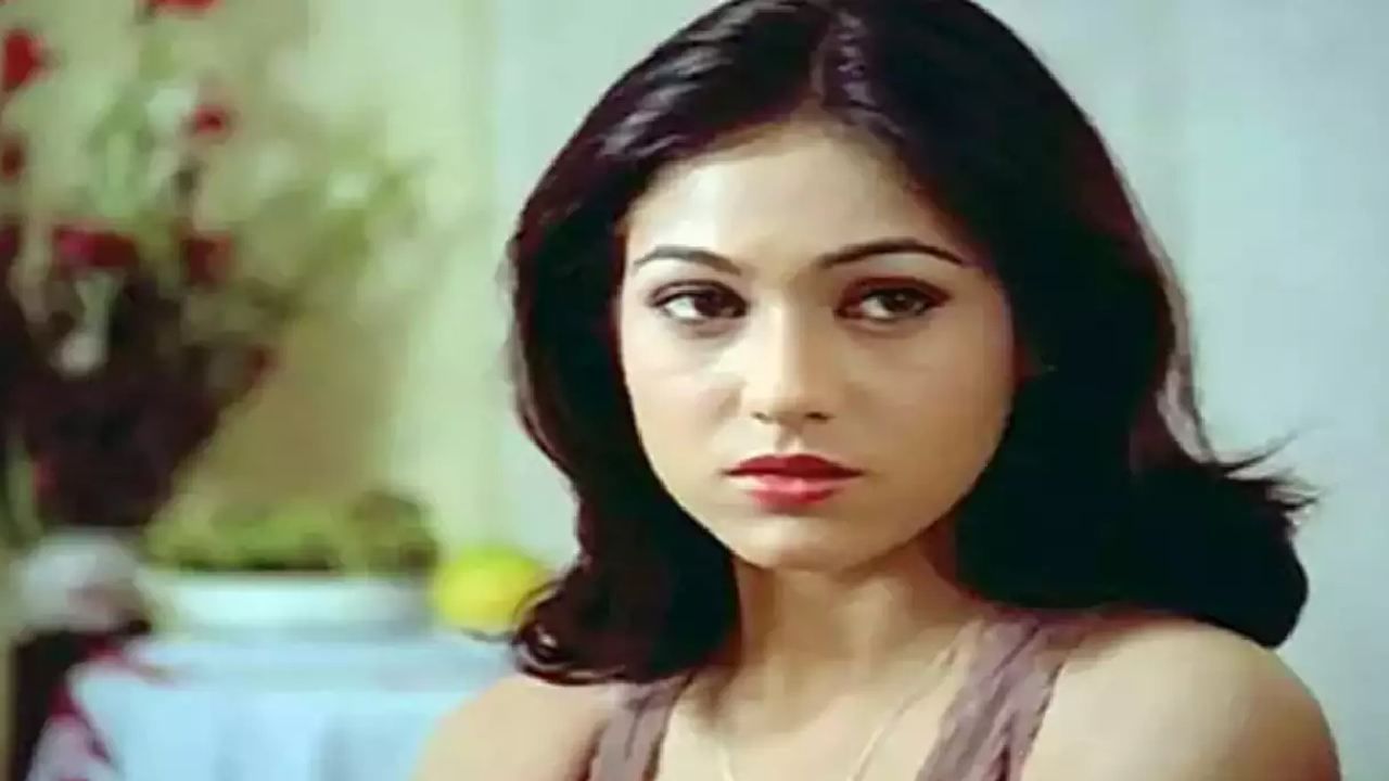 ही अभिनेत्री दुसरी-तिसरी कोणी नसून टीना मुनीम आहे. लग्नानंतर टीना मुनीम यांनी बॉलिवूडमधील करिअर सोडण्याचा निर्णय घेतला होता. अंबानी कुटुंबाची सून टीना अंबानी यांनी अनेक मोठ्या चित्रपटांमध्ये काम केलं होतं.