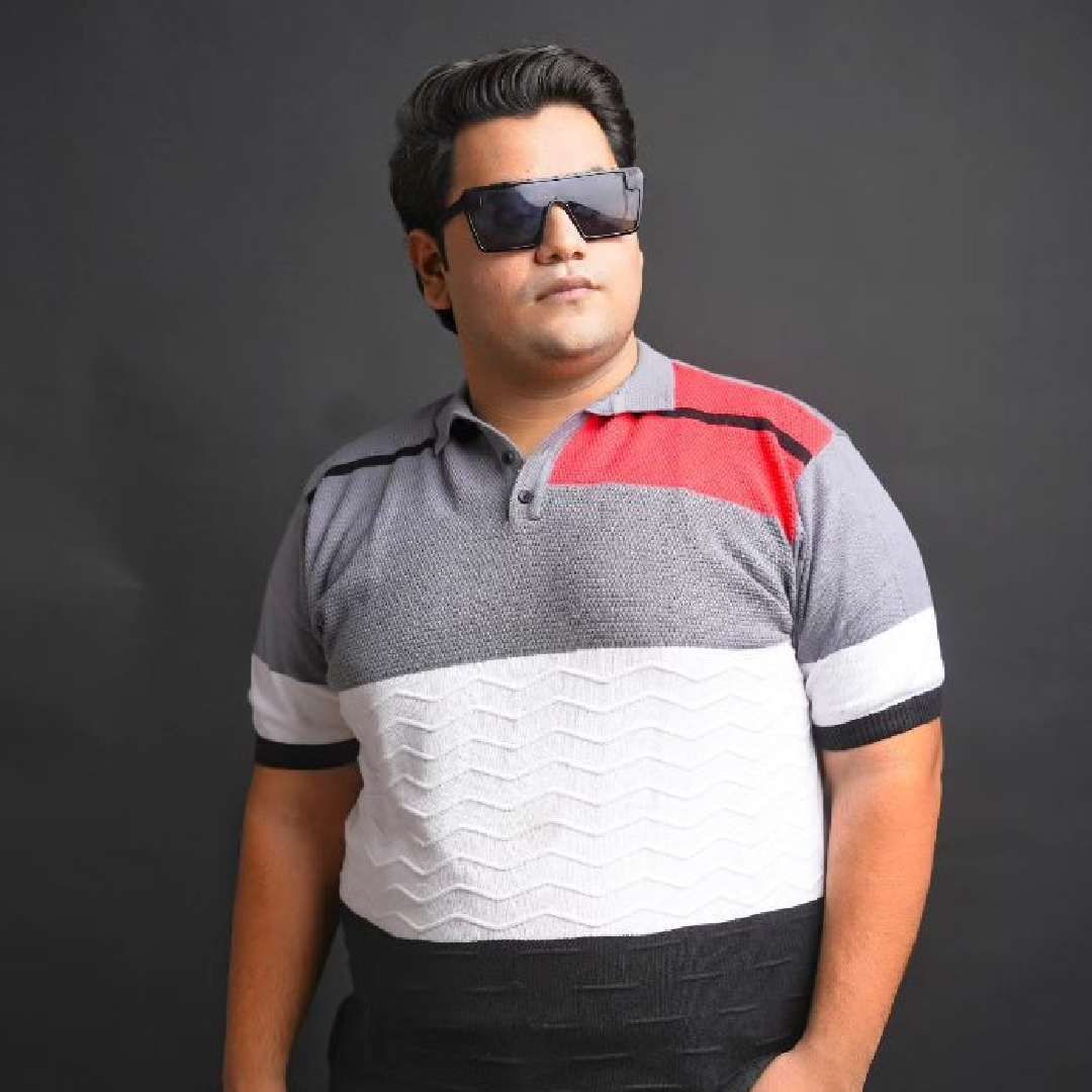 धर्मितची ही पहिलीच मालिका असून 'तारक मेहता..' मधून त्याने अभिनयक्षेत्रात पाऊल ठेवलं आहे. मालिकेतील गोलीच्या भूमिकेसाठी ऑडिशन देण्यासाठी त्याला त्याच्या मित्रांनी प्रोत्साहित केलं होतं. धर्मित हा अगदी कुशसारखाच दिसत असल्याने मित्रांनी ऑडिशन देण्याचं सुचवलं होतं.  
