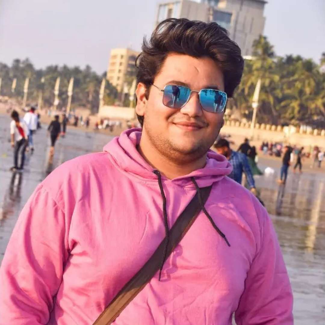 कुशची स्वत:ची वेगळी स्टाइल होती आणि माझी स्टाइल वेगळी आहे. मी कोणालाच कॉपी करणार नाही. टप्पू सेनाबद्दल बोलायचं झाल्यास माझी सध्या टप्पू आणि पिंकूसोबत सेटवर चांगली मैत्री झाली आहे.