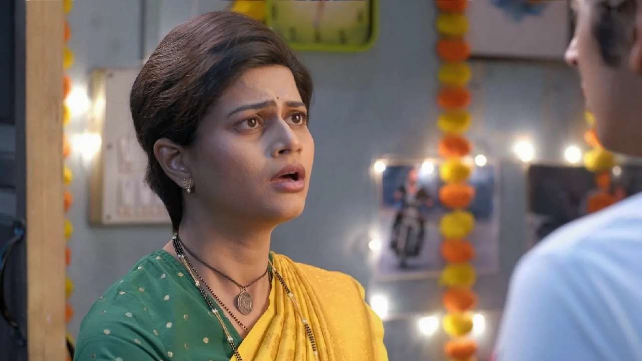 सिताई शिवाला तिच्या वचनाची आठवण करून देते आणि आशुला घटस्फोट दे असं सांगते. शिवाला या सगळ्याचं खूप वाईट वाटतं. शिवा आशुला घटस्फोट देण्याचा निर्णय घेते. सिताईच्या हातात सह्या केलेले पेपर देताना शिवा येत्या सहा महिन्यात देसाई घराण्याची सून म्हणून स्वतःला सिद्ध करेन असं चॅलेंज देते.  