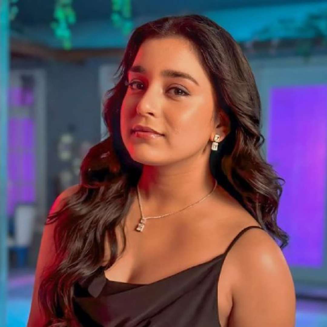 वयानुसार मी आणखी समजूतदार आणि मोठी झाली आहे. अशा चर्चांमुळे आधी मी खूप त्रस्त व्हायची. पण आता मी लोकांचा फार विचार करत नाही. तुम्ही स्वत:साठी सर्वकाही करत आहात, याचा विचार करा. लोकांचा विचार करू नका