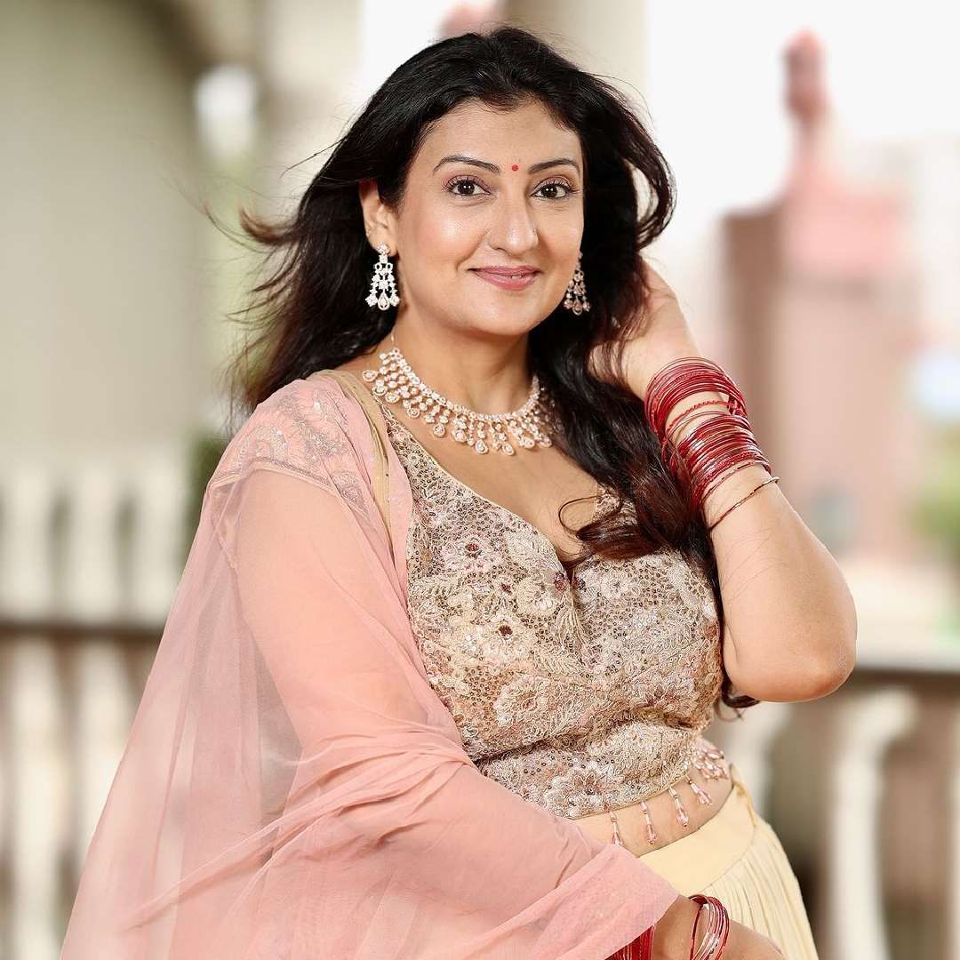 सचिनने म्हटलं होतं की त्याने जूहीसोबतचं लग्न टिकवण्यासाठी बरेच प्रयत्न केले होते. 