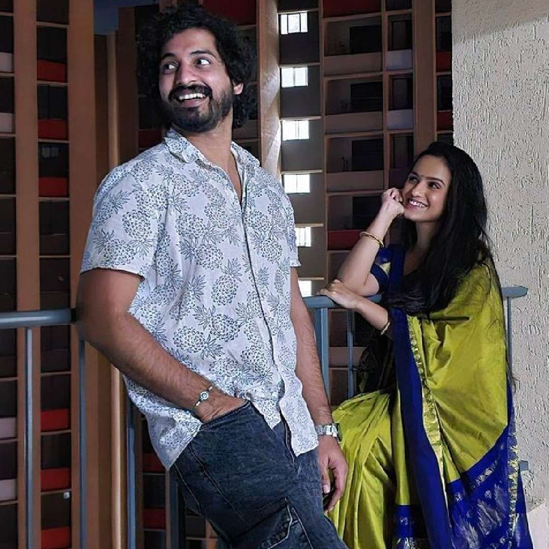 अनेकांनी या फोटोवर कमेंट करत डिसेंबरमध्ये नेमकं काय आहे, असा प्रश्न विचारला आहे. काहींनी तर या दोघांना शुभेच्छाही देण्यास सुरुवात केली आहे. ऑनस्क्रीन भाऊ-बहीण साकारणारे निखिल आणि शिवानी यांच्यात नेमकं काय शिजतंय, हे जाणून घेण्यासाठी चाहते खूपच उत्सुक आहेत.  