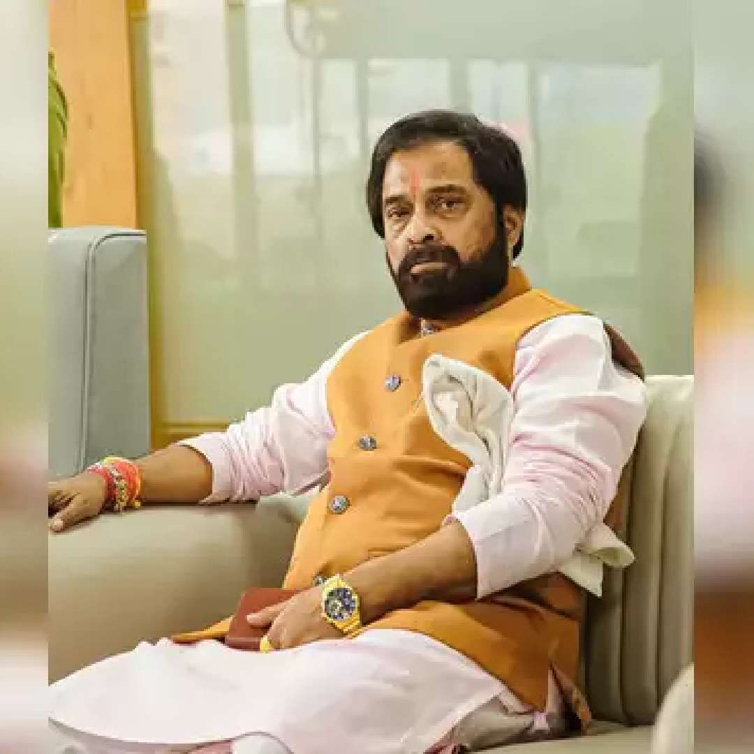 भरत गोगावले- शिंदे गटाचे आमदार भरत गोगावले यांची भूमिका अभिनेते सुनील तावडे यांनी साकारली आहे. शिंदेंच्या मंत्रिमंडळात त्यांना स्थान मिळेल, अशी चर्चा होती. मात्र त्यांना मंत्रिपद मिळालं नाही.