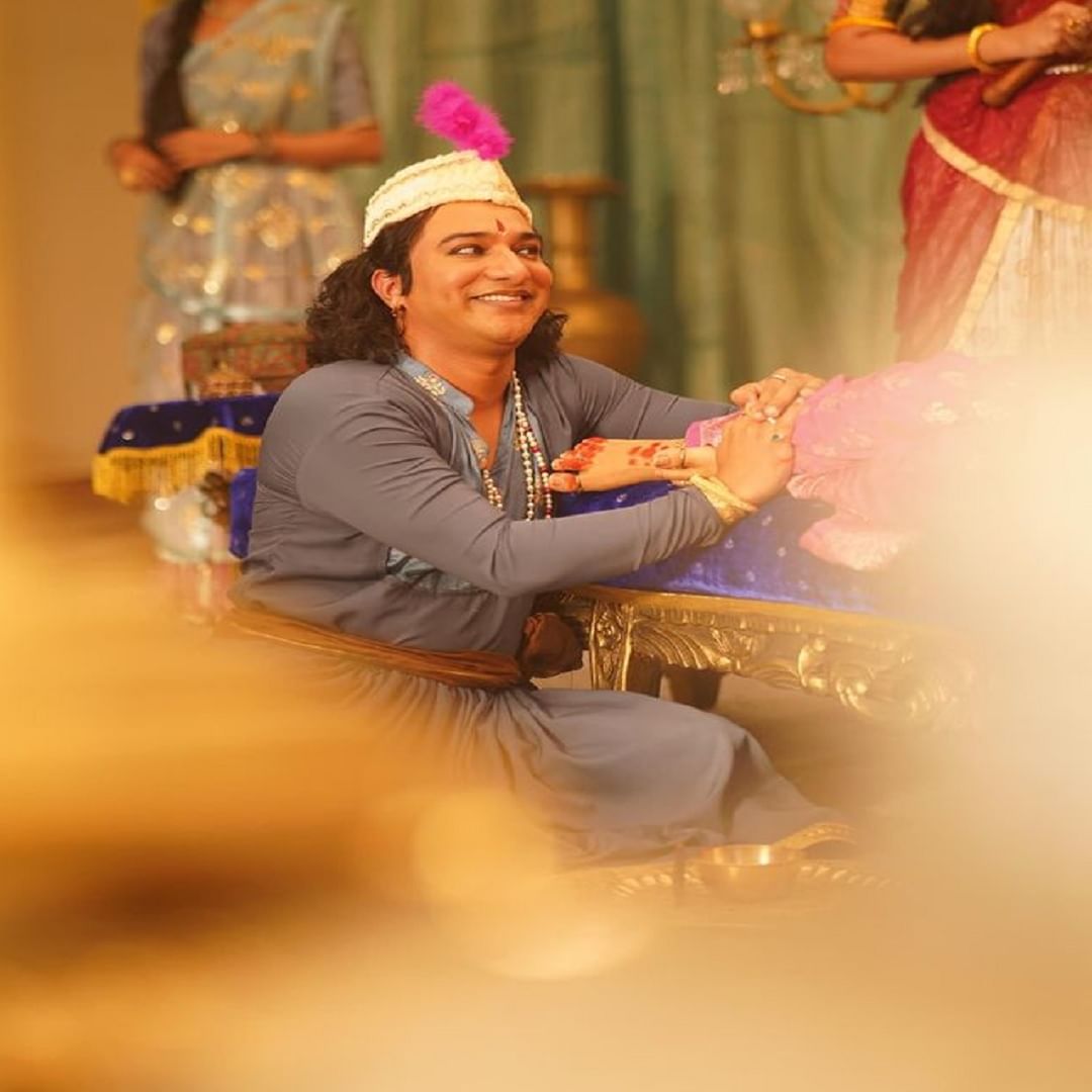 फुलवंतीची कायम साथ देणाऱ्या 'बायजा'चे फोटो निखिलने सोशल मीडियावर शेअर केले आहेत.