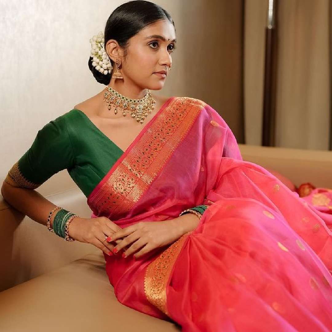 इन्स्टाग्रामवर रिंकूचे नऊ लाखांहून अधिक फॉलोअर्स आहेत. तिचे विविध फोटोशूट चाहत्यांचं लक्ष वेधून घेतात.  