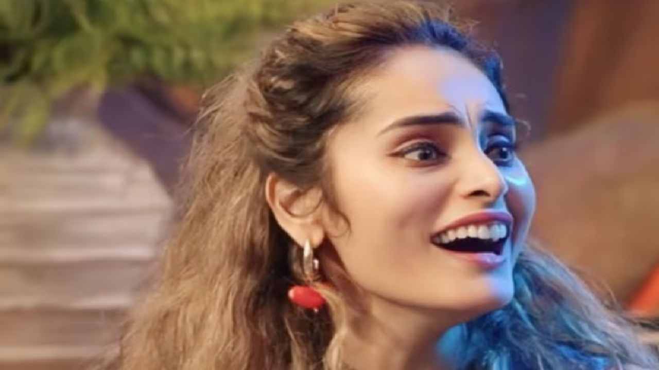 माझ्या लग्नासाठी वडिलांनी जे कर्ज काढलेलं, ते अजूनही फेडतायत असं श्रुतिका अर्जुन म्हणाली.