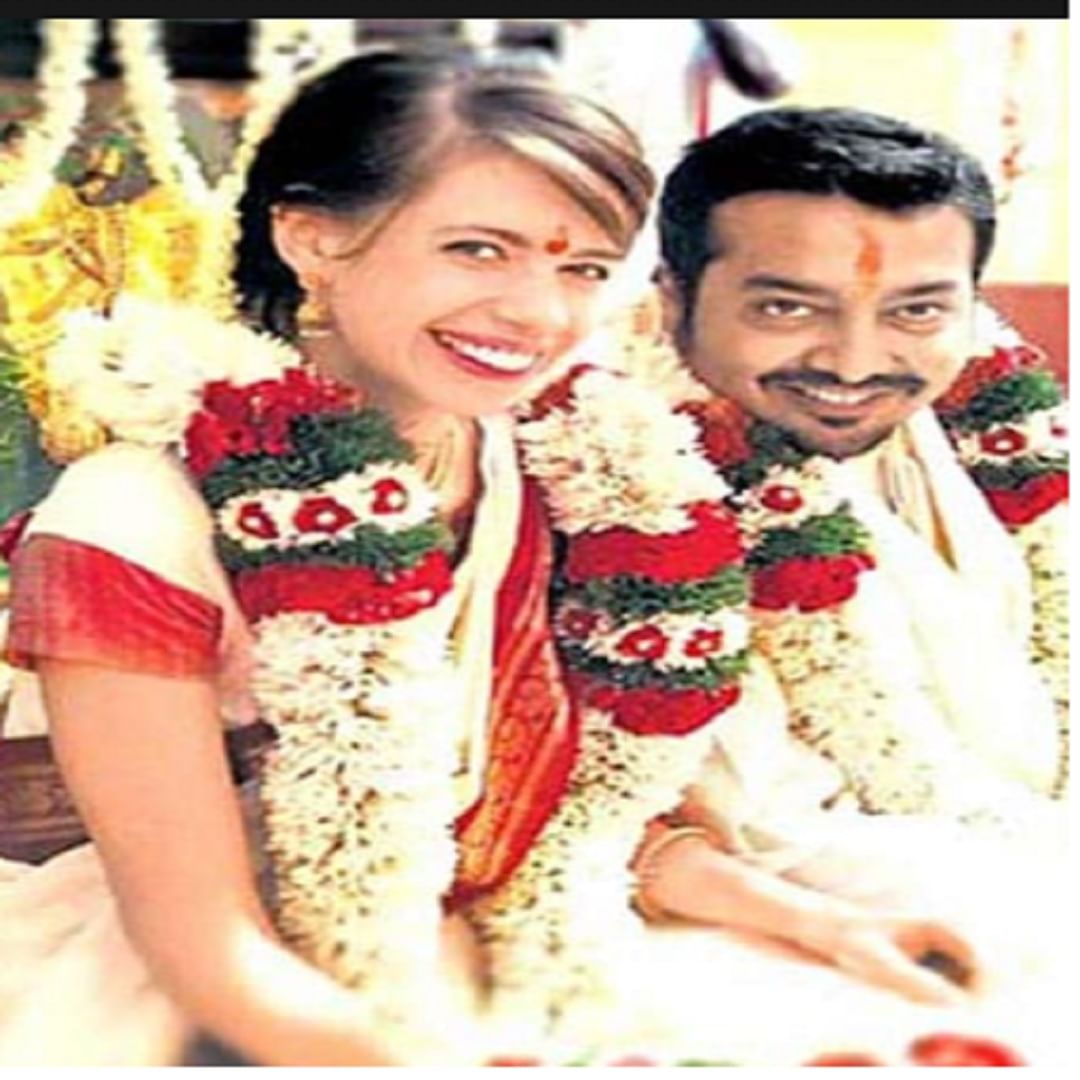 कल्की आणि अनुराग यांनी 2011  मध्ये लग्न केलं. अनुराग कल्कीपेक्षा 14 वर्षांनी मोठा आहे. मात्र लग्नानंतर दोन वर्षातच त्यांच्यात खटके उडायला सुरुवात झाली. अखेर 2015 मध्ये त्यांनी घटस्फोट घेतला.