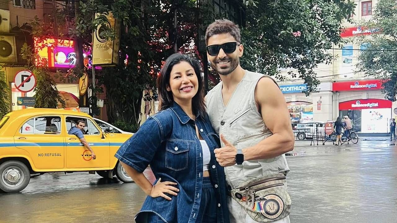 मी 19 वर्षांचा होतो, तेव्हाच डेबिनाशी लग्न केलं होतं. त्यावेळी ती एका साऊथ सुपरस्टारसोबत काम करत होती आणि मी इंडस्ट्रीत स्ट्रगल करत होतो. माझ्याकडे बाइकमध्ये पेट्रोल टाकण्यासाठीही पैसे नसायचे