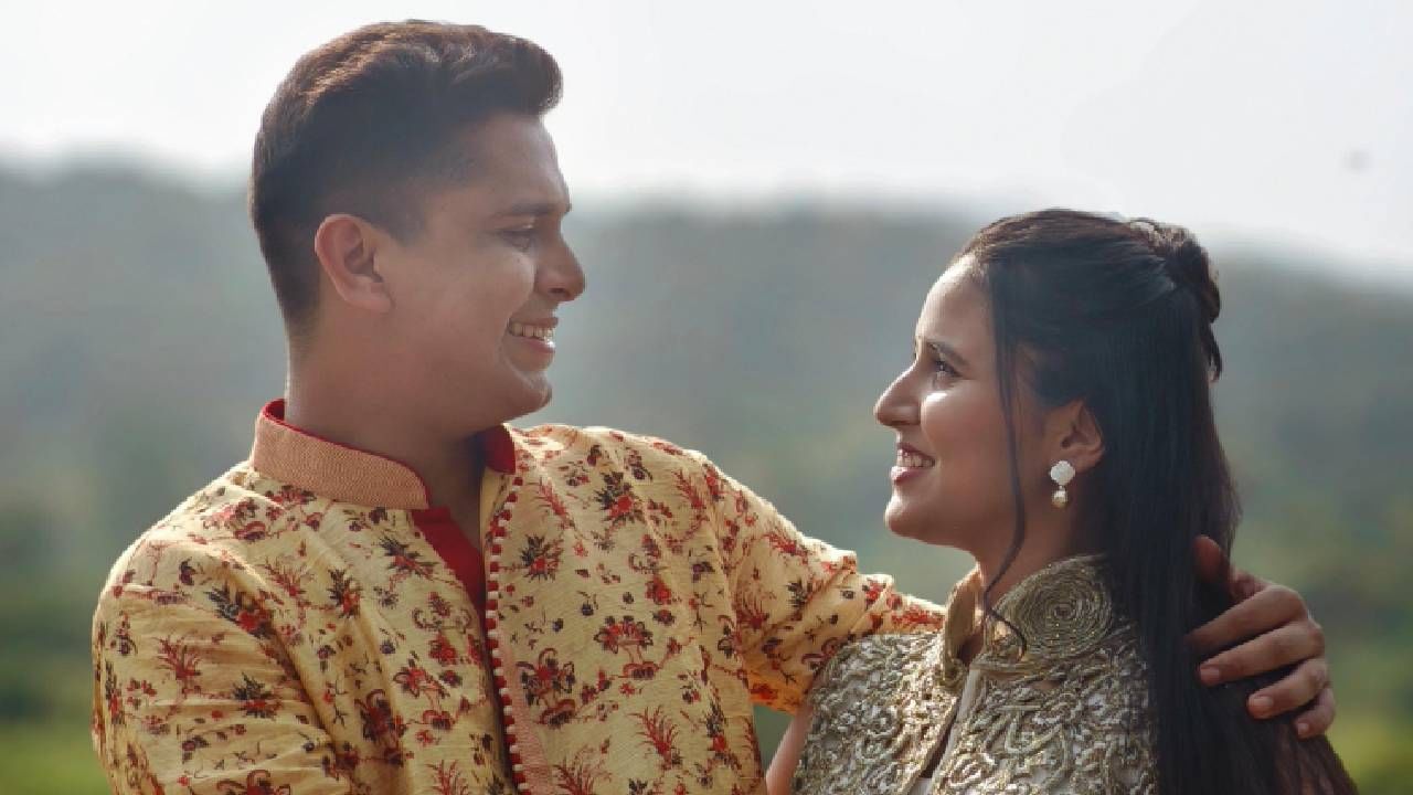 दरम्यान, एक रहस्यमय आकृती त्यांचं संभाषण ऐकतेय. यश आणि रेवतीच्या एकमेकांबद्दलच्या भावना माहित असून देखील श्वेताला अजूनही या लग्नाला पुढे जायचं आहे. हे ऐकून लीलाला धक्का बसतो.