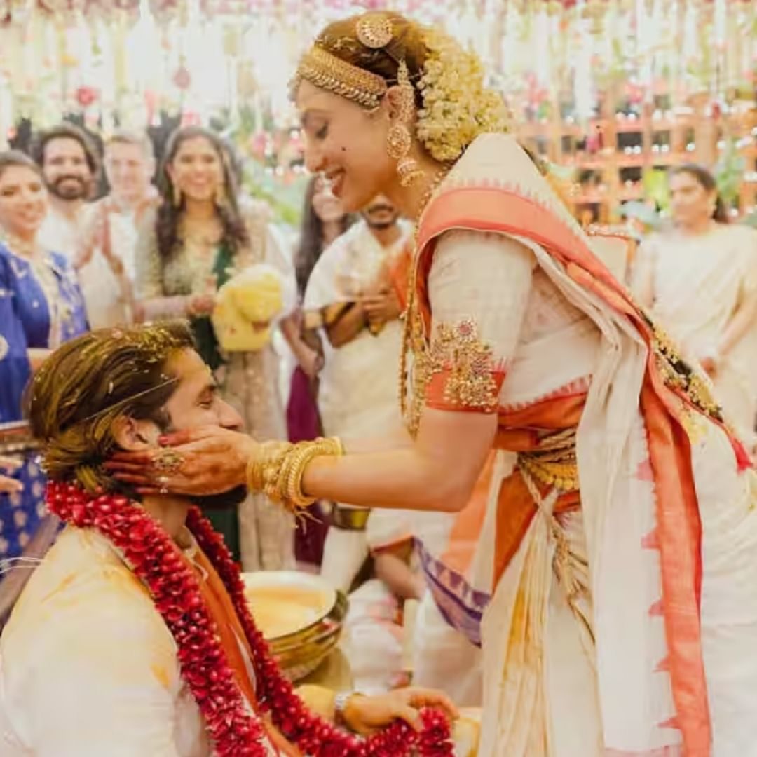 शोभिता धुलिपाला आणि नागा चैतन्य यांनी 4 डिसेंबर रोजी लग्न केले. नागा चैतन्यचे हे दुसरे लग्न असून. नागा चैतन्यचे अनेक चित्रपट फ्लॉप ठरले आहेत.