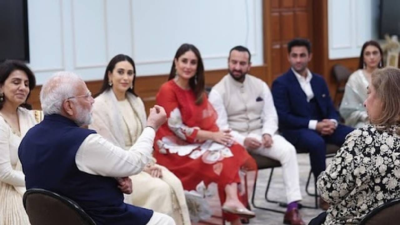 राज कपूर यांच्या 100 व्या जन्मदिनानिमित्त 13 डिसेंबरपासून 15 डिसेंबरपर्यंत या फिल्म फेस्टिव्हलचं आयोजन करण्यात आलं आहे. त्याचसोबत राज कपूर यांचे काही चित्रपट पुन्हा एकदा थिएटरमध्ये प्रदर्शित केले जाणार आहेत.