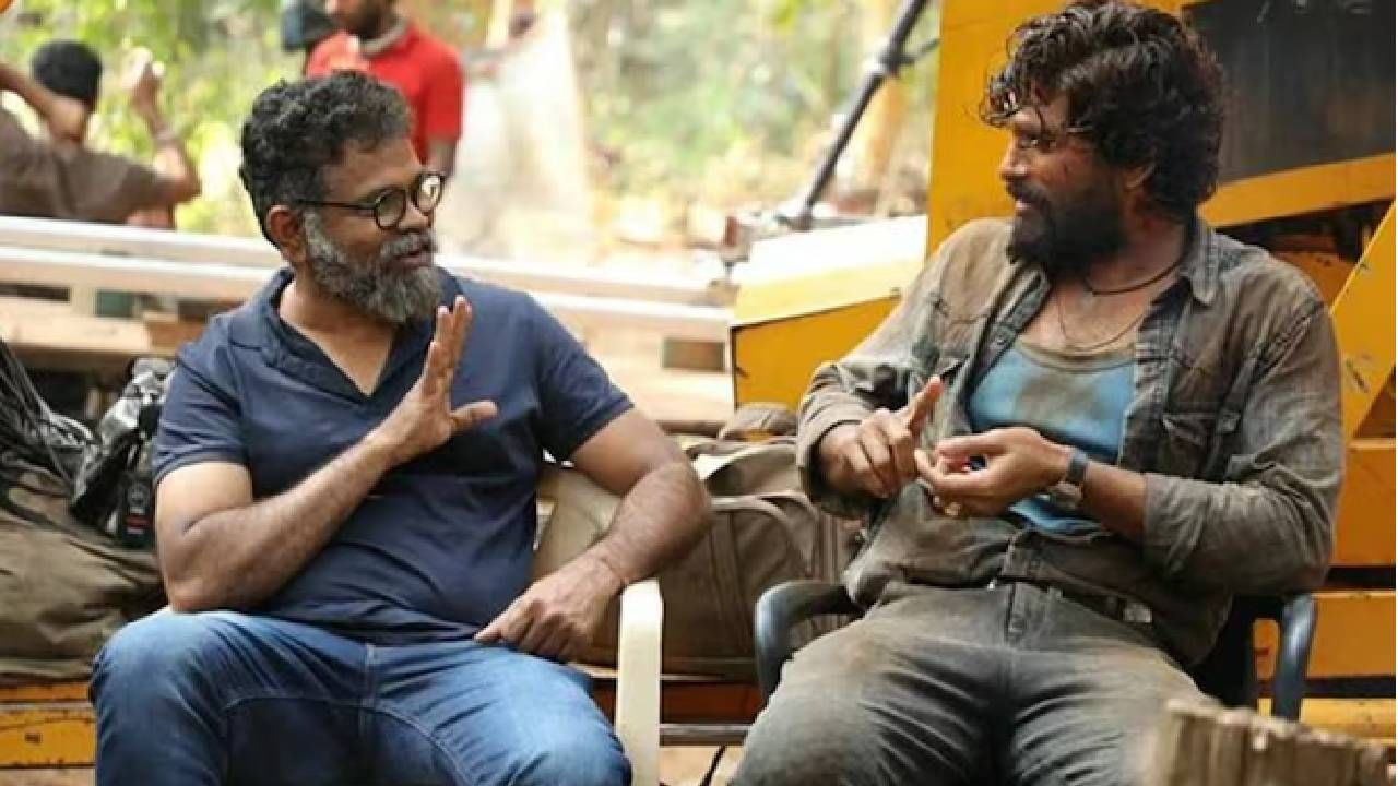 या चित्रपटाचे दिग्दर्शक सुकुमार यांनी सीक्वेलसाठी 15 कोटी रुपये मानधन स्विकारलं आहे. पहिल्या भागाचंही त्यांनीच दिग्दर्शन केलं होतं.