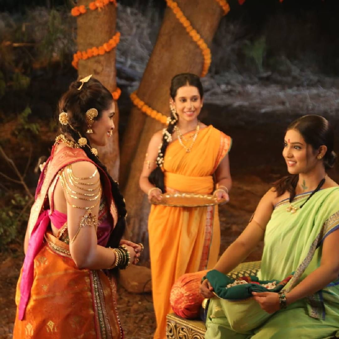 या भागामध्ये म्हाळसा देवी आई तुळजा भवानीचे नव्या प्रवासात अनोख्या पद्धतीने स्वागत करताना दिसणार आहे. तुळजा आणि म्हाळसा मिळून दुर्जनानांचा संहार कसा करतील हे बघणं उत्सुकतेचं असणार आहे.
