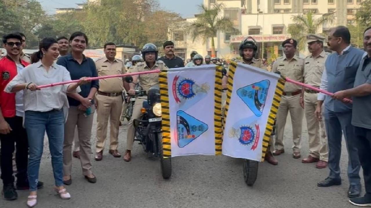 दुचाकीस्वारांनी (मागे बसलेल्या माणसानेदेखील) हेल्मेट वापरणे. चारचाकी वाहनांतील प्रत्येकाने सीट बेल्ट वापरणे, मद्यपान करून गाडी चालवू नये, गाडी चालवताना मोबाइल न वापरणे, हॉर्नचा कमीतकमी वापर करणे, अपघात झालाच तर समोरच्या व्यक्तीची मदत करणे, असे नियम तिने सांगितले आहेत.