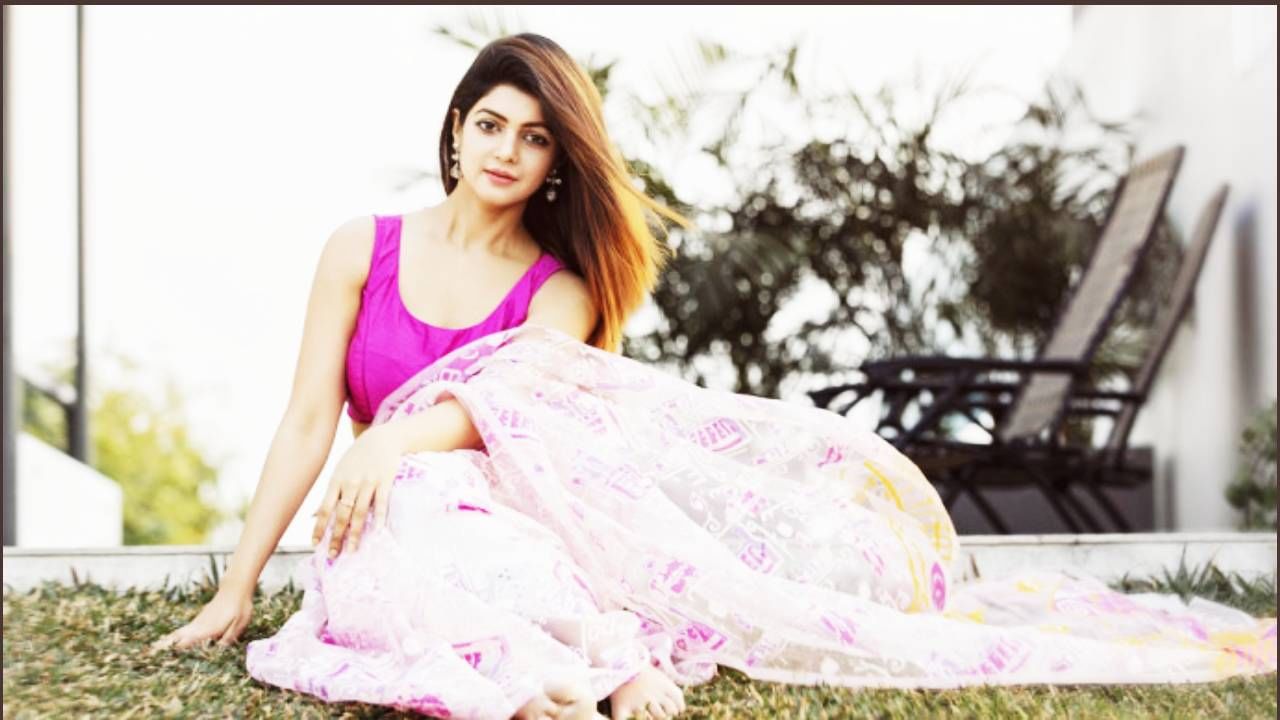 सोहाना सबा ही बांगलादेशातील लोकप्रिय अभिनेत्री आहे. तिने अनेक चित्रपट केले आहेत. अनेक भूमिका गाजवल्या आहेत. तिच्या अयना” आणि “ब्रिहोन्नोला” या चित्रपटांना बांगलादेशी नागरिकांनी डोक्यावर घेतले होते.