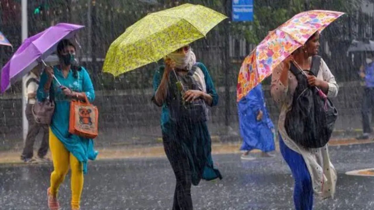 दरम्यान महाराष्ट्राप्रमाणेच देशातील इतर काही राज्यांमध्ये देखील या काळात पाऊस पडण्याची शक्यता आहे. या पावसाचा शेतकऱ्यांना मोठा फटका बसू शकतो.