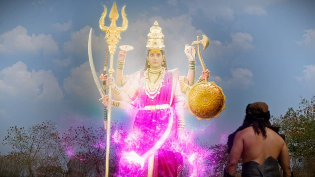 ताम्रासुराचा देवीशी घडणारा सामना त्यातून निर्माण होणारे नाट्य आवर्जून अनुभवण्यासारखं आहे. ताम्रासुराचं खरं रूप देवीला कळल्यावर देवीच्या क्रोधापासून तो वाचणार का, हे मालिकेच्या आगामी भागात पहायला मिळेल.   