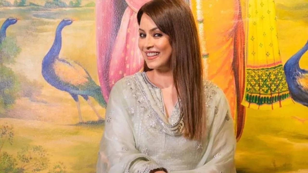 महिमा लिएंडर पेससोबत रिलेशनशीपमध्ये होती. जवळपास तीन वर्षे त्यांचे रिलेशन सुरु असल्याचे म्हटले जात होते. पण त्या दोघांचा ब्रेकअप का झाला? याविषयी फार कमी लोकांना माहिती आहे. सध्या सोशल मीडियावर महिमाची एक जुनी मुलाखत व्हायरल होत आहे. या मुलाखतीमध्ये ती ब्रेकअपविषयी बोलताना दिसत आहे.